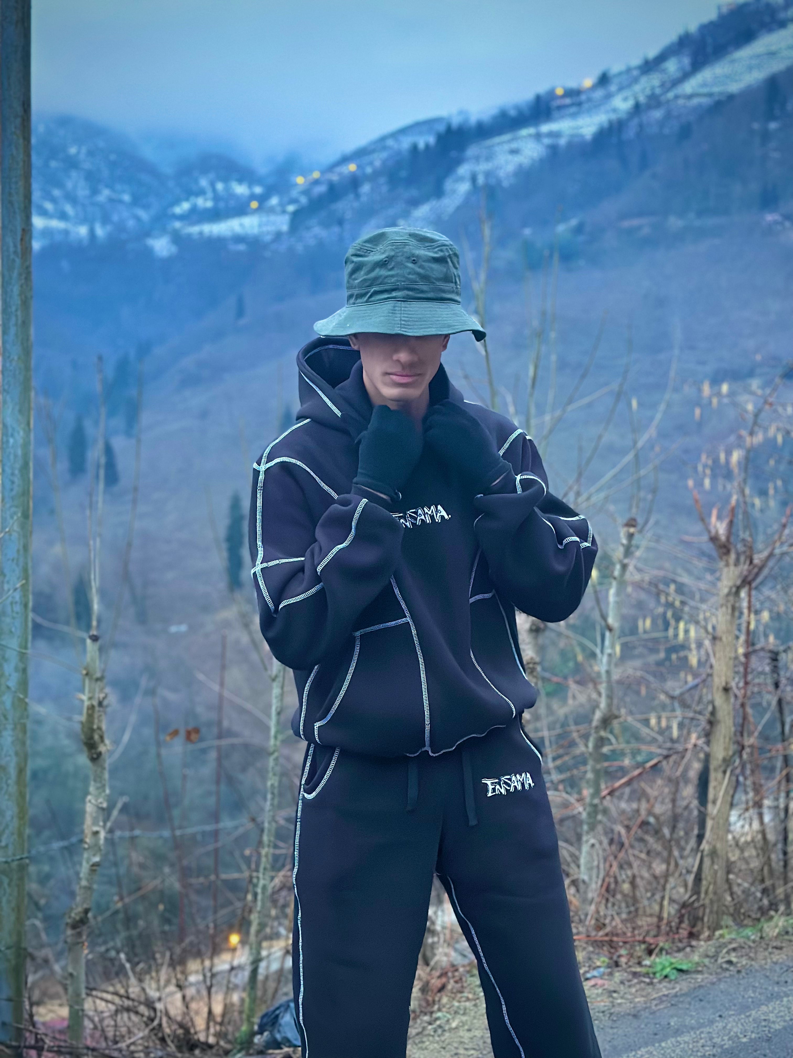 ENSAMA CONTRAST STITCH TRACKSUIT [BLACK]